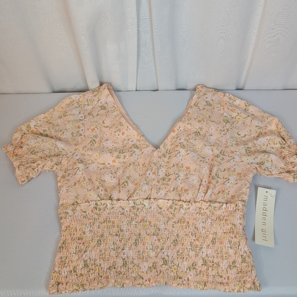 Madden Girl Ditsy Peach Floral Smocked V Neck Puff Sleeve Blouse - Picture 11 of 11